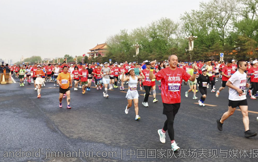中国国家队赛场表现与媒体报道关系分析